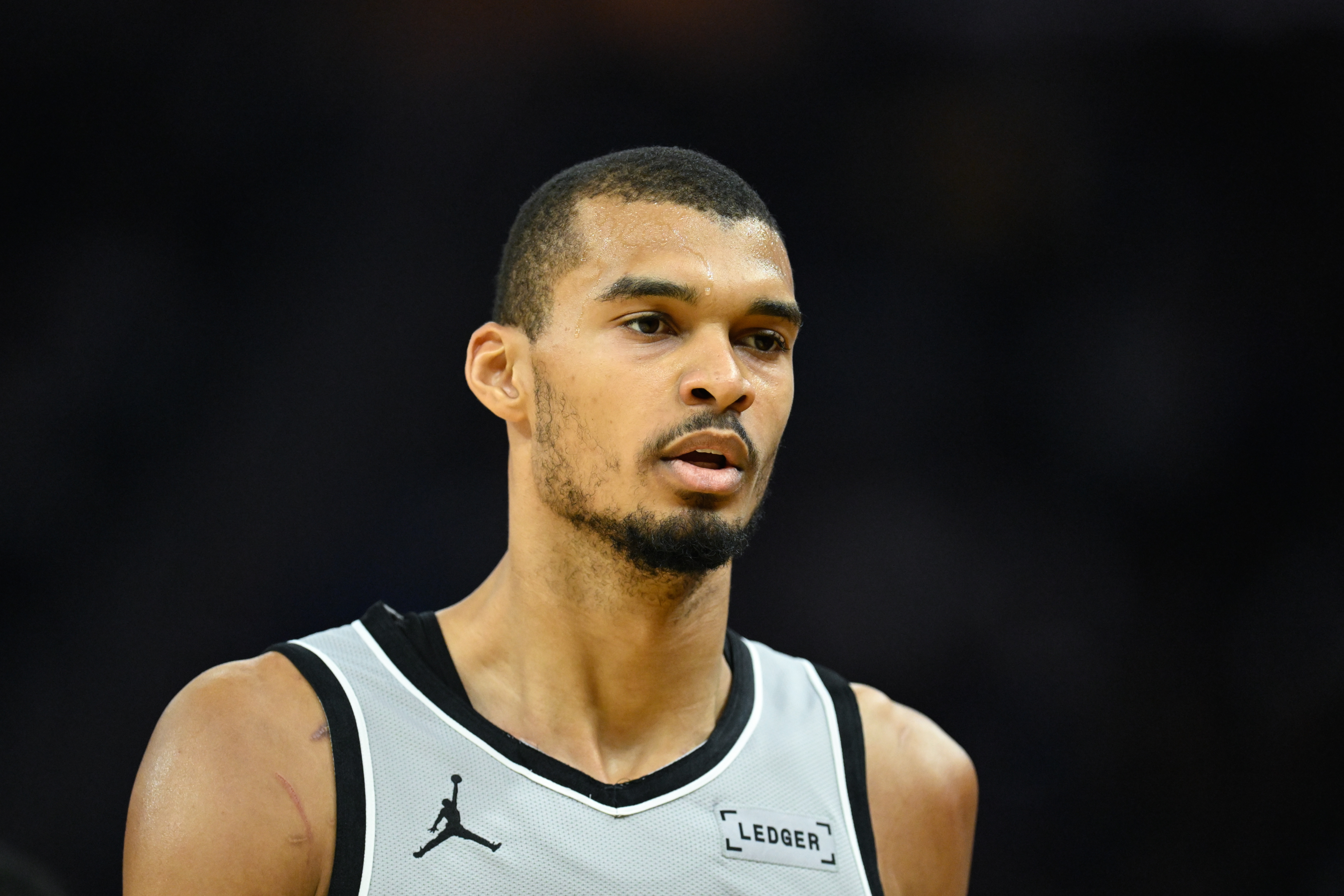 kaiyun-7中1！文班：球队打得有些畏手畏脚 我在三分出手选择上尤为犹豫